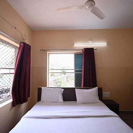 Oyo Flagship Hotel New Moon Inn Puri Buitenkant foto